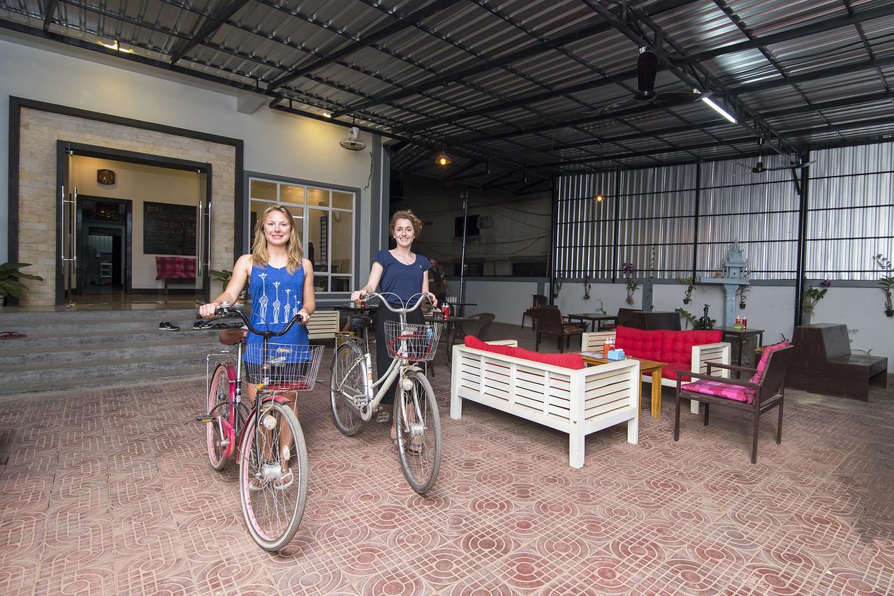 Agogo Hostel Siem Reap Esterno foto